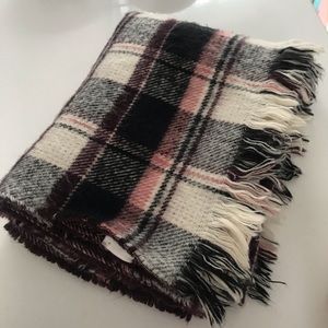 Van Heusen Wrap Shawl